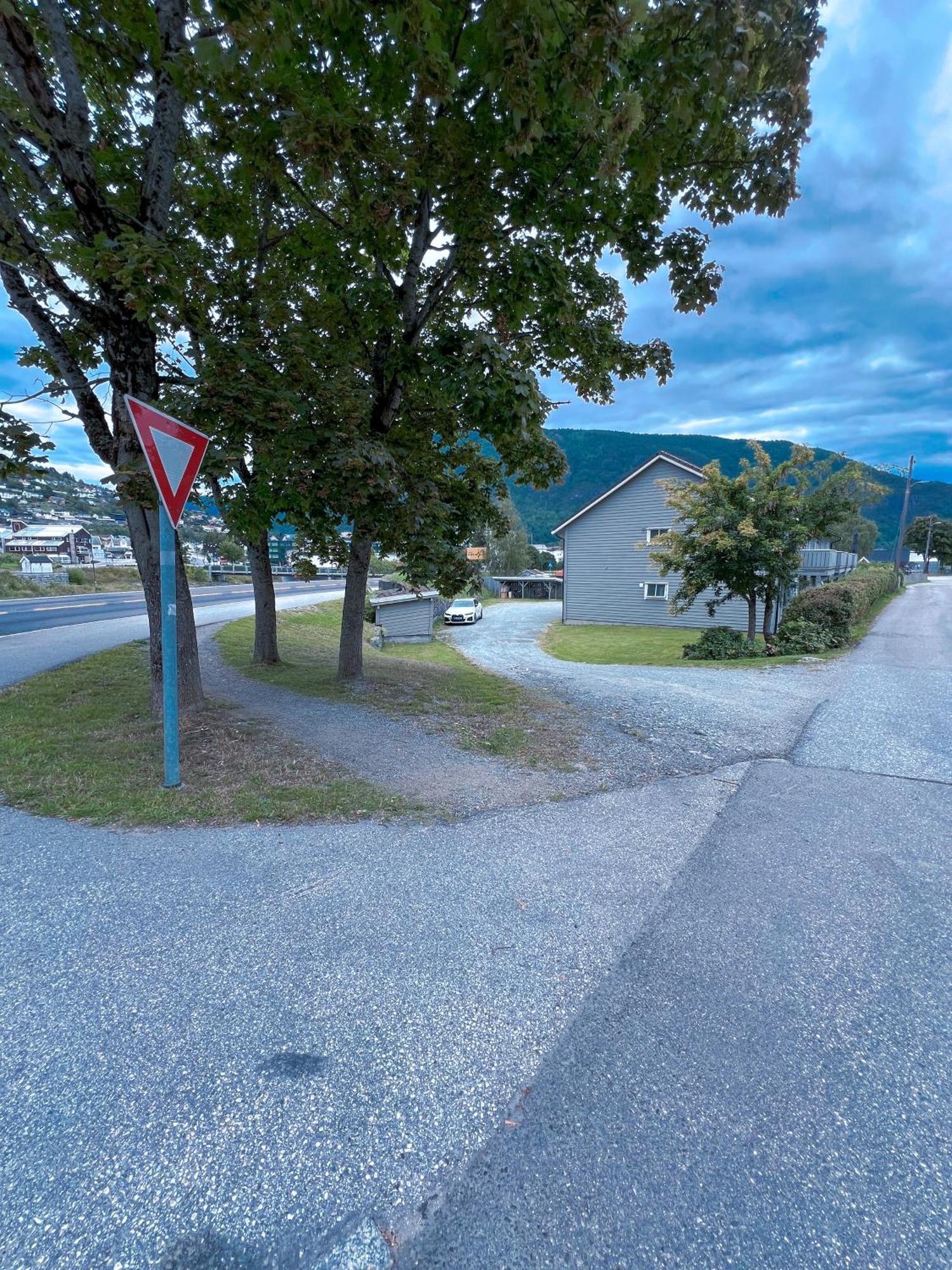 Hotel Privat Rom I Leilighet Sogndal Exteriér fotografie